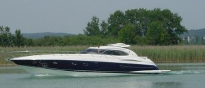 Luxury Yacht Cruising on The Beaulieu River