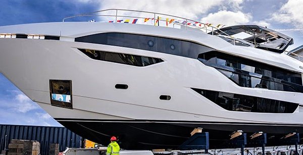 Sunseeker 100 Yacht