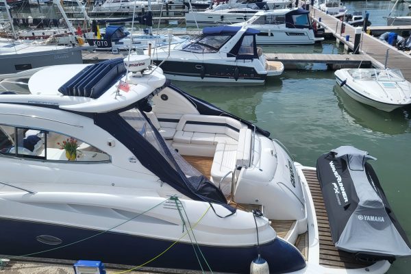 cowes yacht charter